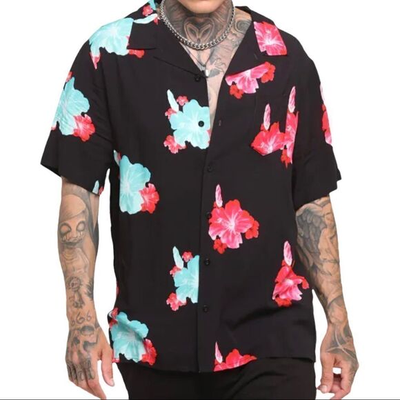 EN ES Xylo Split Button Up Shirt in Black and Floral - Picture 1 of 6